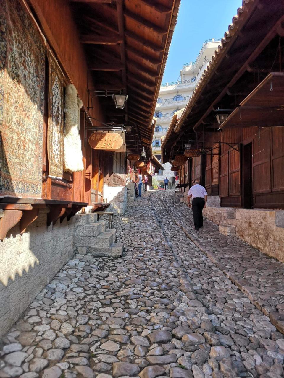 Kruja Hostel Luaran gambar