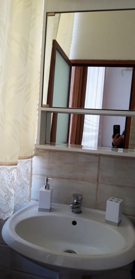 Kruja Hostel Luaran gambar